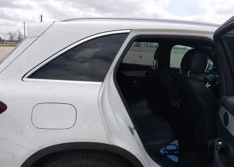 2020 Mercedes-Benz Glc 300 z USA, uszkodzony, nr VIN W1N0G8DB9LF864884